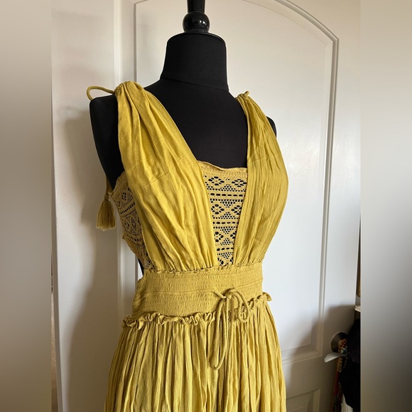 Free People $460 Long Yellow crochet Lace Open Back Summer Viscose Dress